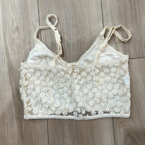 Floral Lace Crop - Picture 2 of 2
